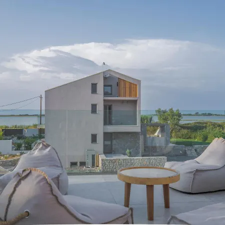 Allure Wellness Retreat ホテル Lefkáda